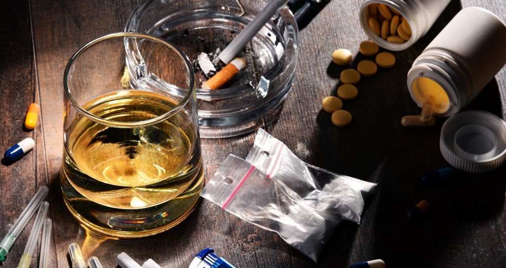POLÍTICA CONTRA O USO DE ÁLCOOL E DROGAS - 2027